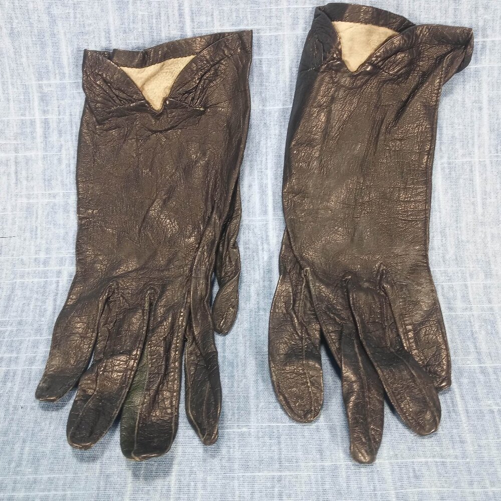 Elegant Brown Leather Gloves